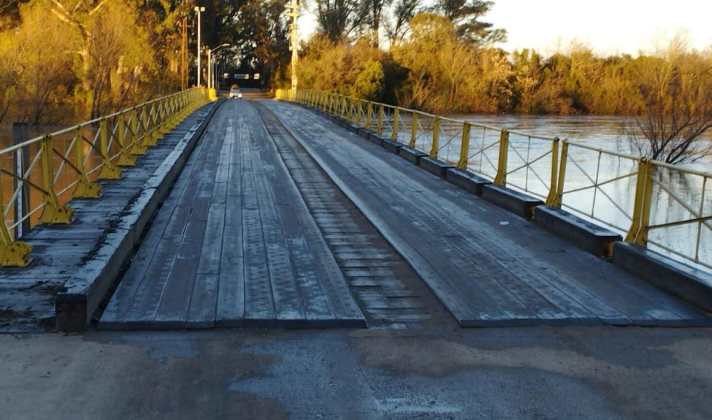 Precaución al transitar por el puente "Ing. Federico Capurro" debido a niebla y humedad